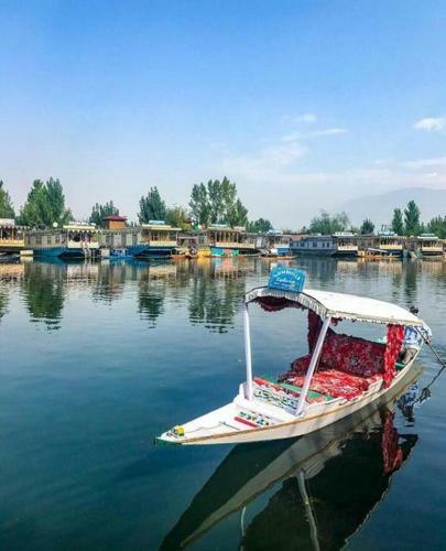 Houseboat New Lake Palace