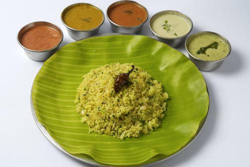 Hotel Oyo 68894 Bommarillu Residency
