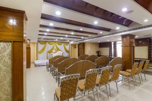 Hotel Oyo 68894 Bommarillu Residency