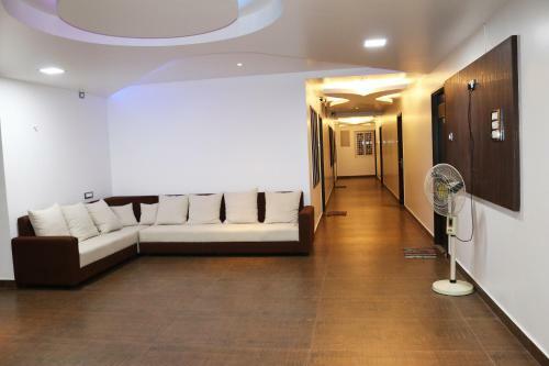 Hotel Cs Arunachala Residency
