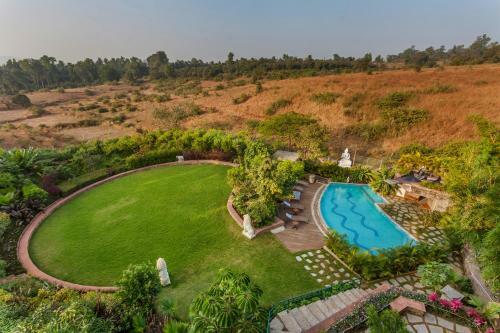 Villa Saffronstays Whispering Windmill