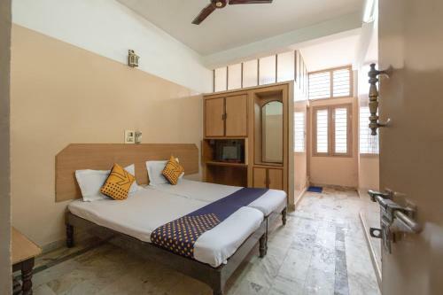Hotel Spot On 66238 Aishwarya Lodge
