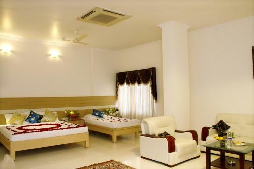 Hotel Dsf Grand Plaza