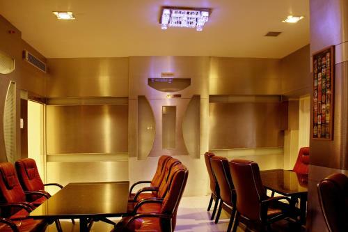 Hotel Dsf Grand Plaza