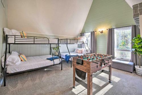 Spacious And Newly Remodeled A-frame With 2 Decks