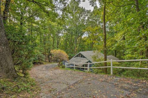 Dillard Cabin With Community Amenities In Sky Valley