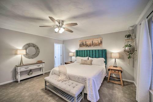 Apartamento Sky Valley Resort Home With Tree-lined Views!