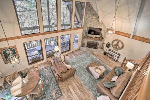 Apartamento Sky Valley Resort Home With Tree-lined Views!