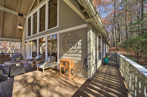 Apartamento Sky Valley Resort Home With Tree-lined Views!