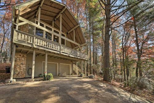 Apartamento Sky Valley Resort Home With Tree-lined Views!