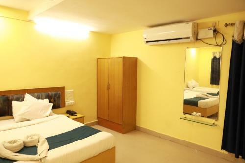Hotel Sravanthy Inn
