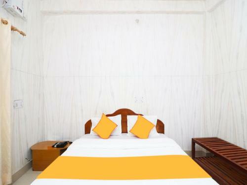 Fabhotel Pearl Suites
