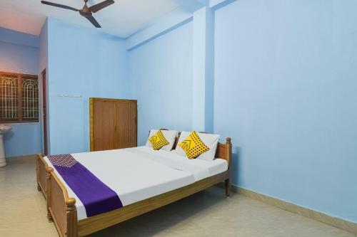Hotel Spot On 48566 R R Residency