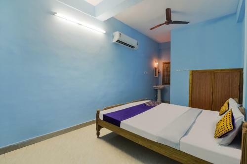 Hotel Spot On 48566 R R Residency