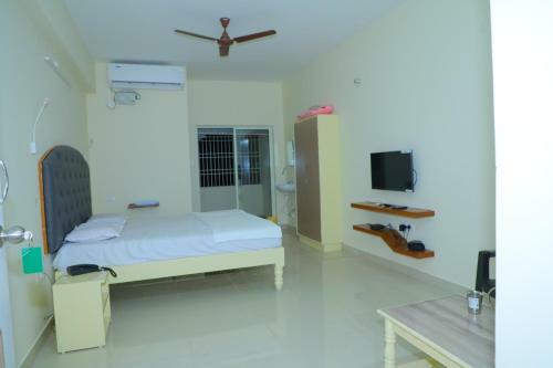 Srinivasa Hotel