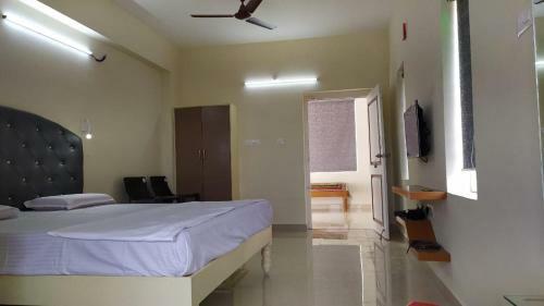 Srinivasa Hotel