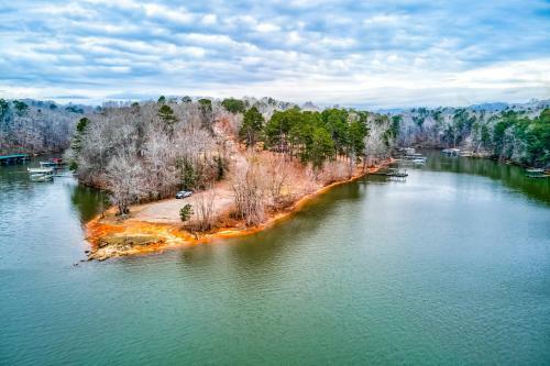 Lakeside Oasis