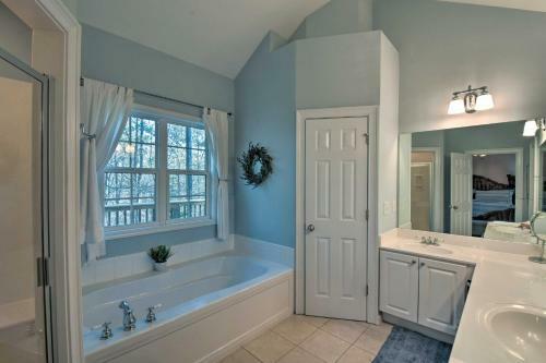 Family-friendly Lake Lanier Home On 2 And Acres