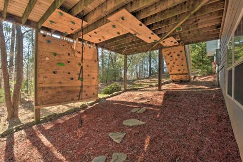 Family-friendly Lake Lanier Home On 2 And Acres