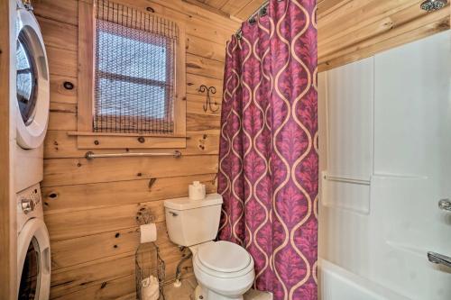 Riverfront Cabin With Hot Tub And Mountain Views!