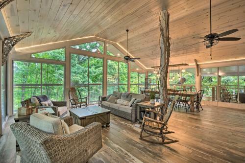 Striking Home With Hot Tub, Deck, And Lake Access