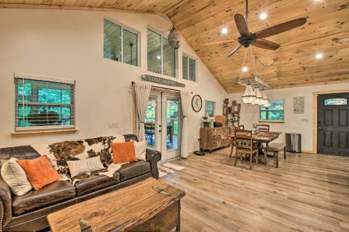 Striking Home With Hot Tub, Deck, And Lake Access