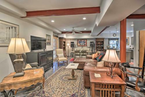 Apartamento Apt With On-site Waterfall And Hiking Trails!