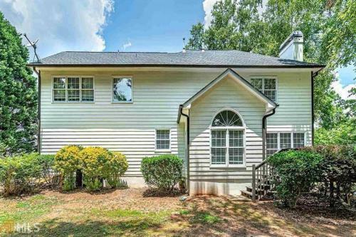 4br Luxury Estate On The Green W/ Deck & Parking