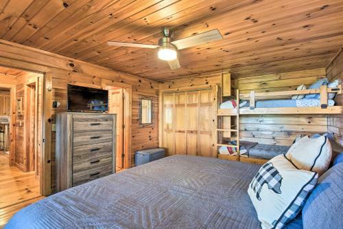 Bent Tree Cabin With Mountain And Lake Views!