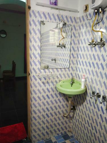 Cheerful 2-bd House Near Trivandrum City