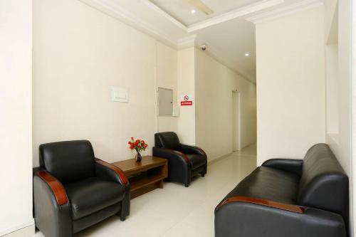 Lodge Saravana Inn