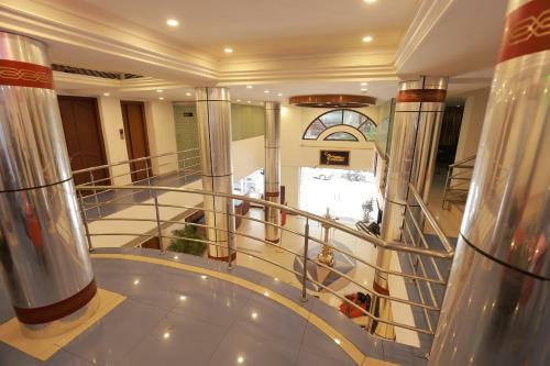 Hotel Teekay International