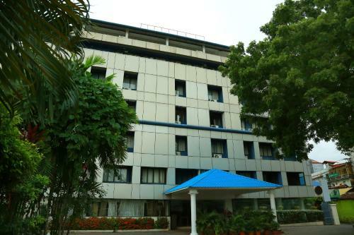 Oyo Flagship 76636 Capital Hotel