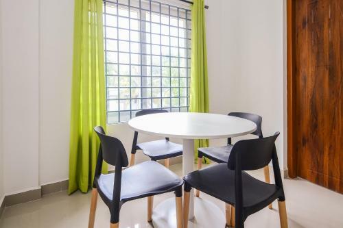 Hostal Oyo Home 38652 Elegant Stay