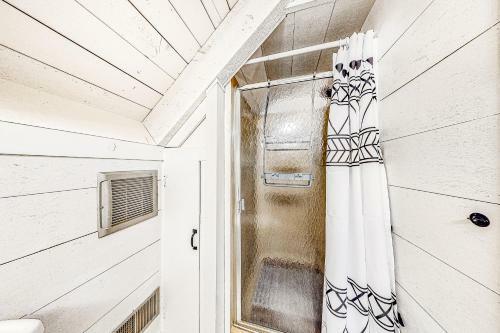 Honey Bear Hideaway