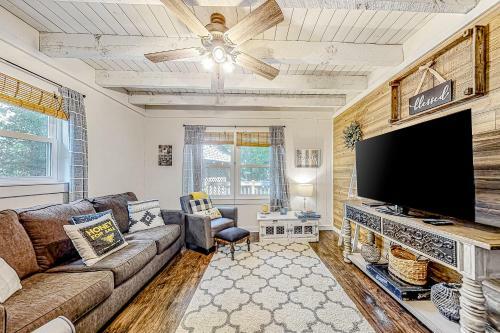 Honey Bear Hideaway
