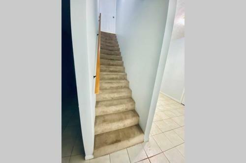 Cozy Chic Hideaway ( 4 Bedroom Townhome)
