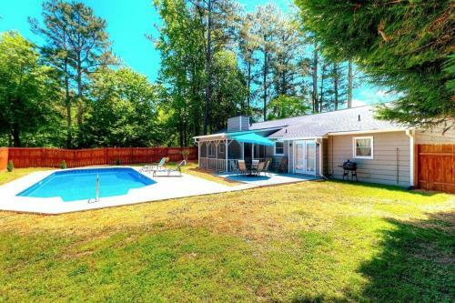 Villa Kennesaw Oasis -private Pool Comfy 4bdr Sleeps 14+