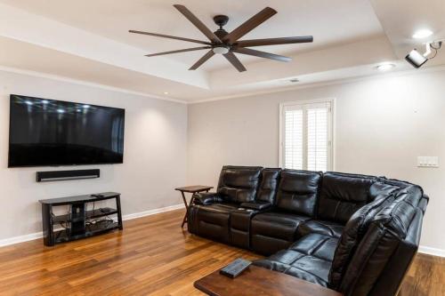 Providence Pl - Sleeps 10 - 4 Bdrms - 15 Min Dwntn