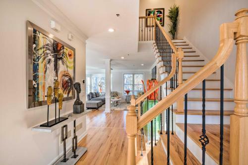 Sun-lit Mableton Townhome 7 Mi To Six Flags!
