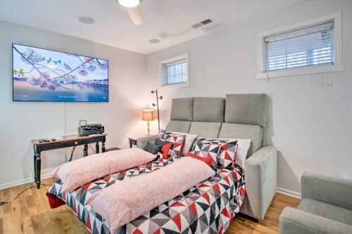 Sun-lit Mableton Townhome 7 Mi To Six Flags!