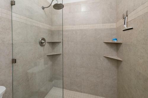 Ground Floor With 1 Bed In Ocean Walk!