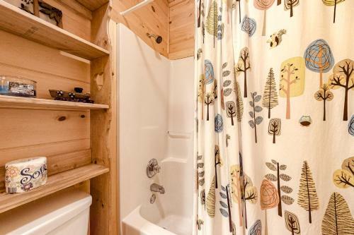 Creekside Hideaway