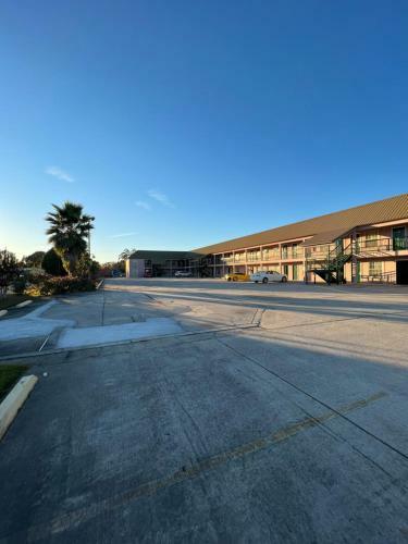 Hotel Garden Inn & Suites