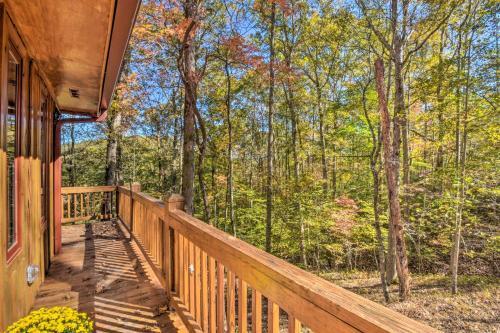 Cozy Ellijay Hideaway With Indoor Pool Access!