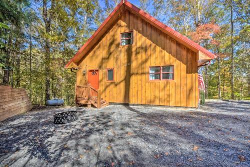 Cozy Ellijay Hideaway With Indoor Pool Access!