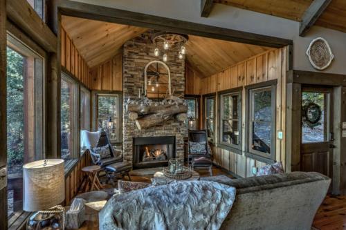 Hillside Hideaway By Escape To Blue Ridge