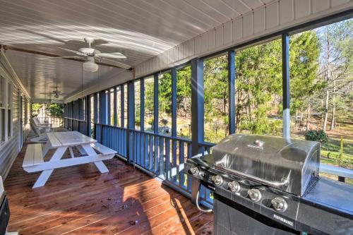 Serene Ellijay Property With Fire Pit And Creek!