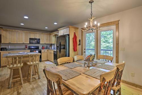 Lovely Ellijay Cabin With Community Pool Access