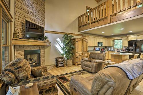 Lovely Ellijay Cabin With Community Pool Access
